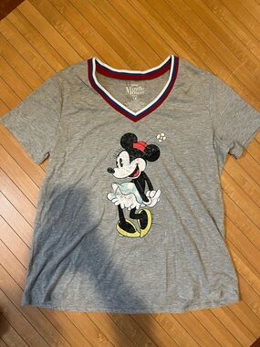Disney Minnie Mouse Gray V-Neck Graphic Tee